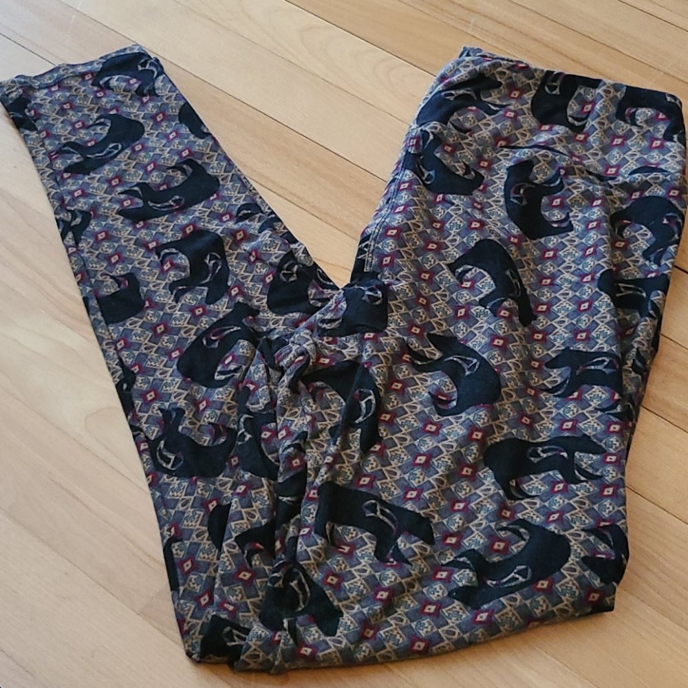 Lularoe tall and curvy pattern leggings